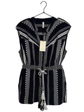NWT Elan Sleeveless Geometric Print Split Neck Cover-Up Romper Black White